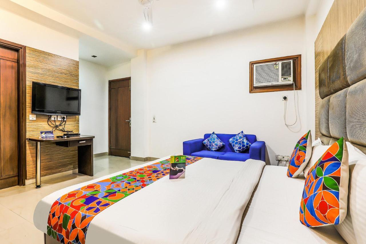 Fabhotel The Residency Dlf Galleria Gurgaon Esterno foto