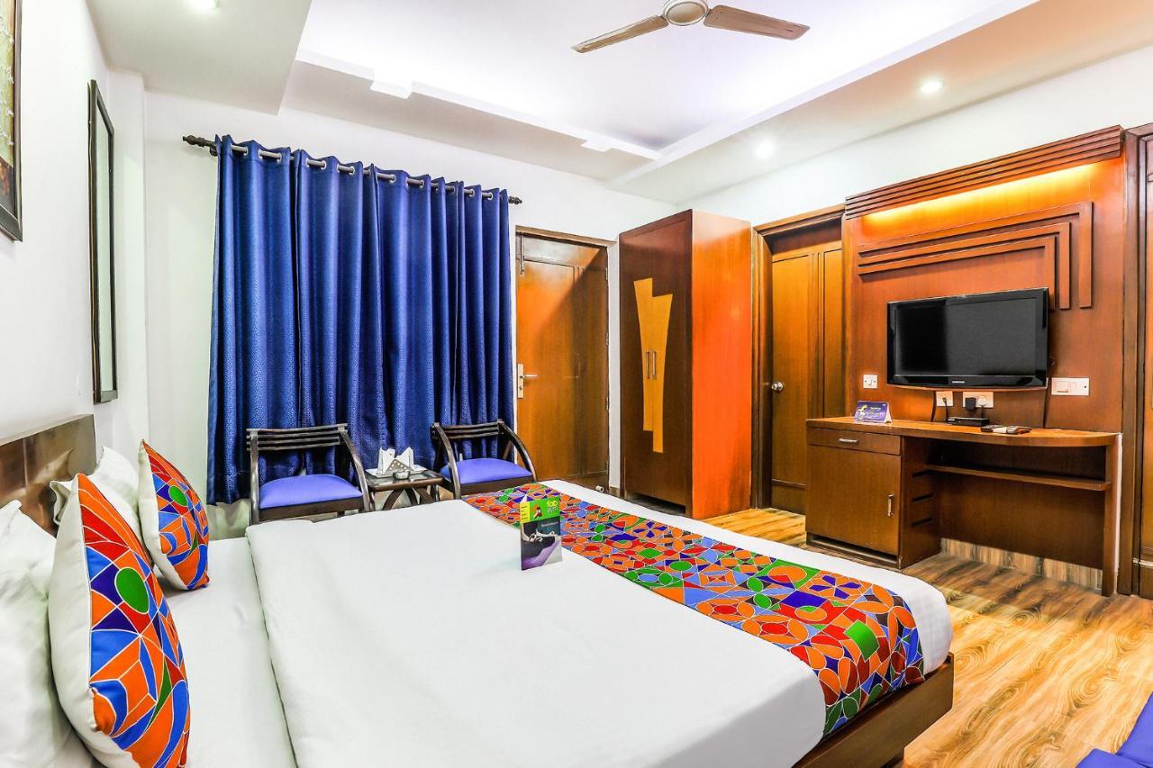 Fabhotel The Residency Dlf Galleria Gurgaon Esterno foto