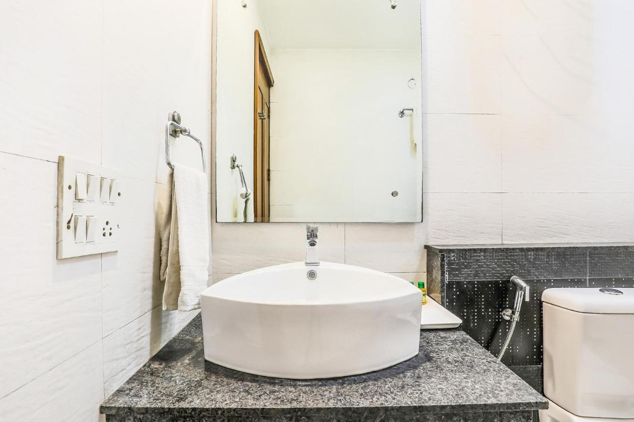 Fabhotel The Residency Dlf Galleria Gurgaon Esterno foto