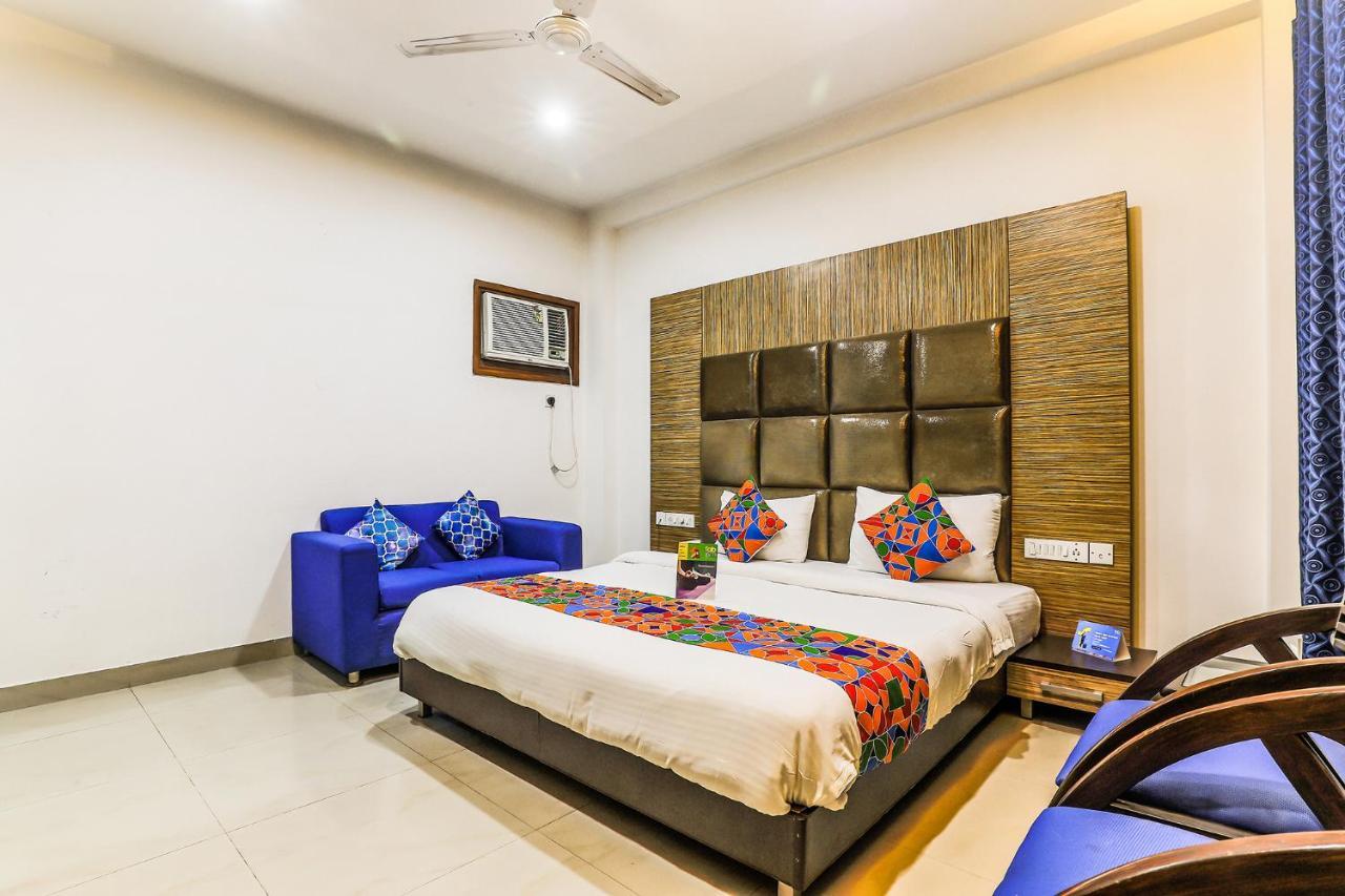 Fabhotel The Residency Dlf Galleria Gurgaon Esterno foto