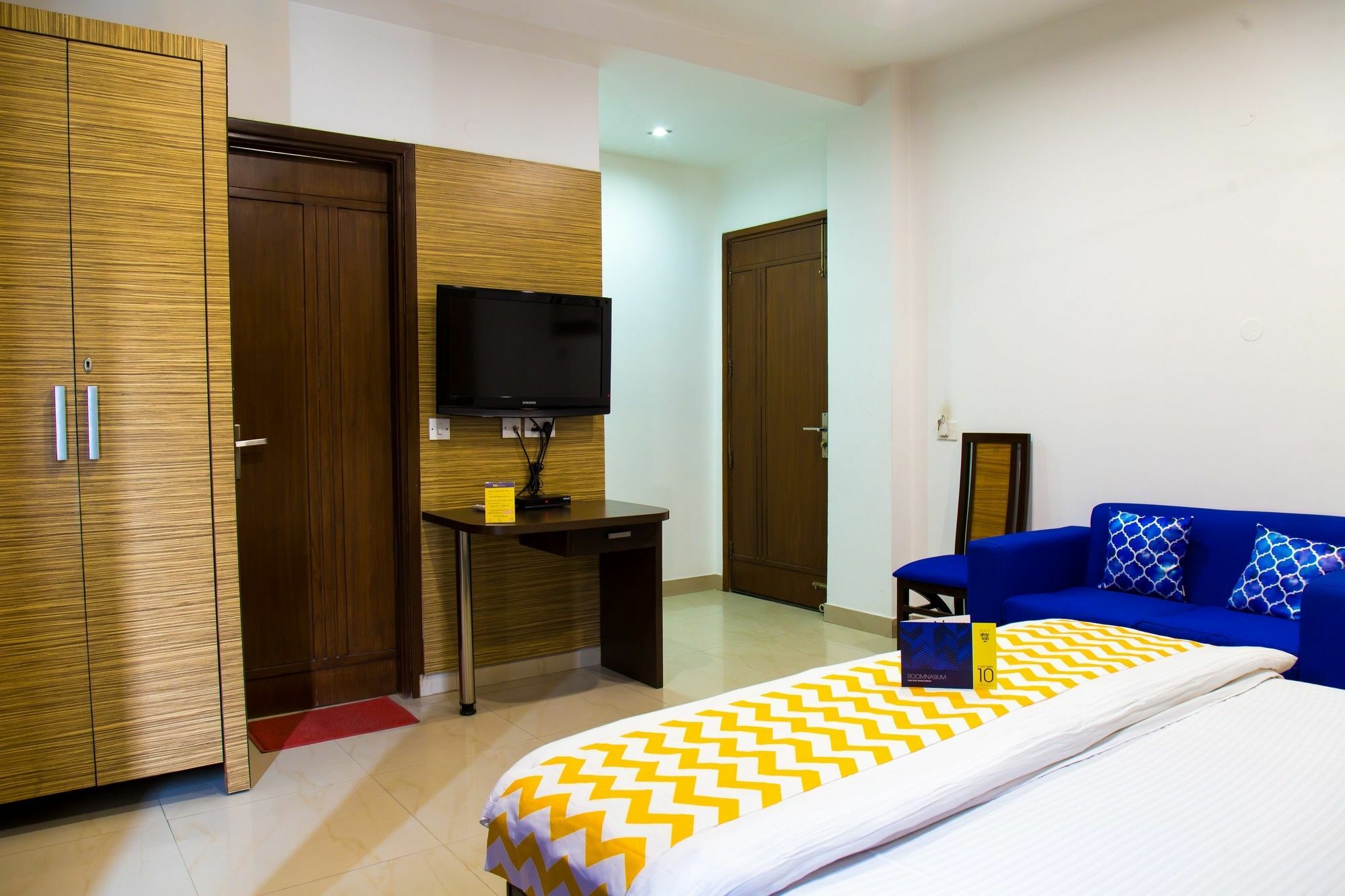 Fabhotel The Residency Dlf Galleria Gurgaon Esterno foto