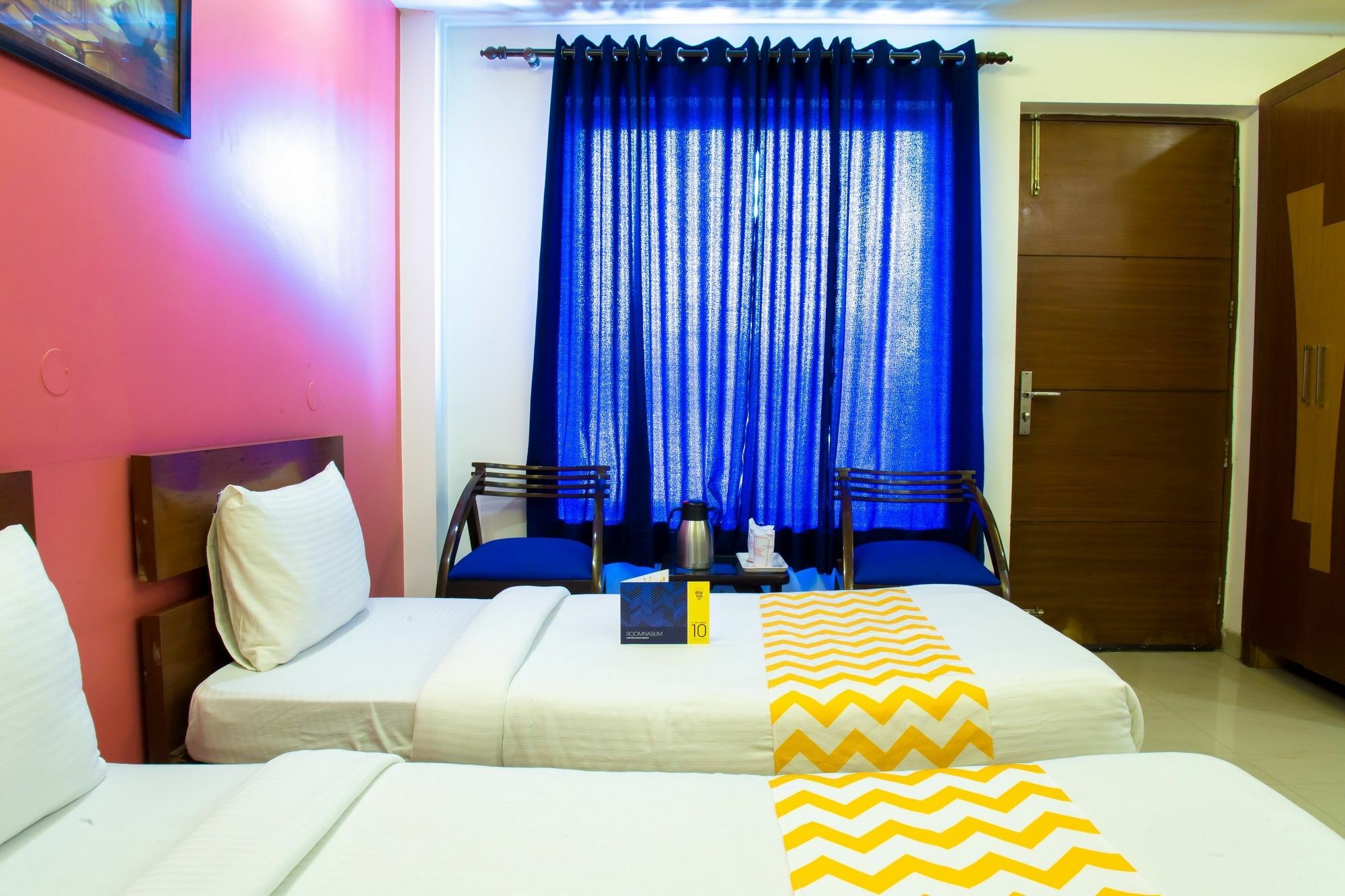 Fabhotel The Residency Dlf Galleria Gurgaon Esterno foto