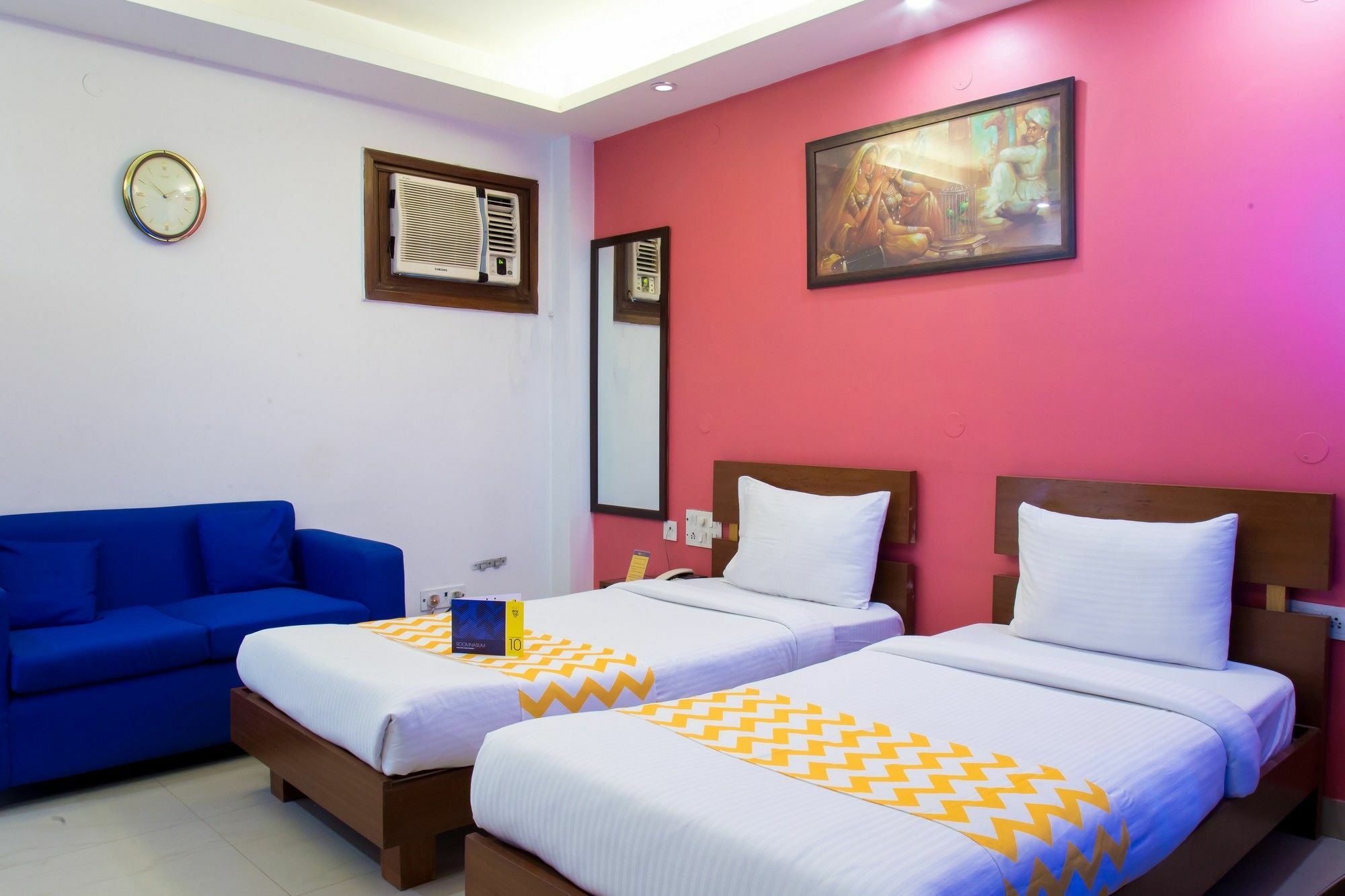 Fabhotel The Residency Dlf Galleria Gurgaon Esterno foto