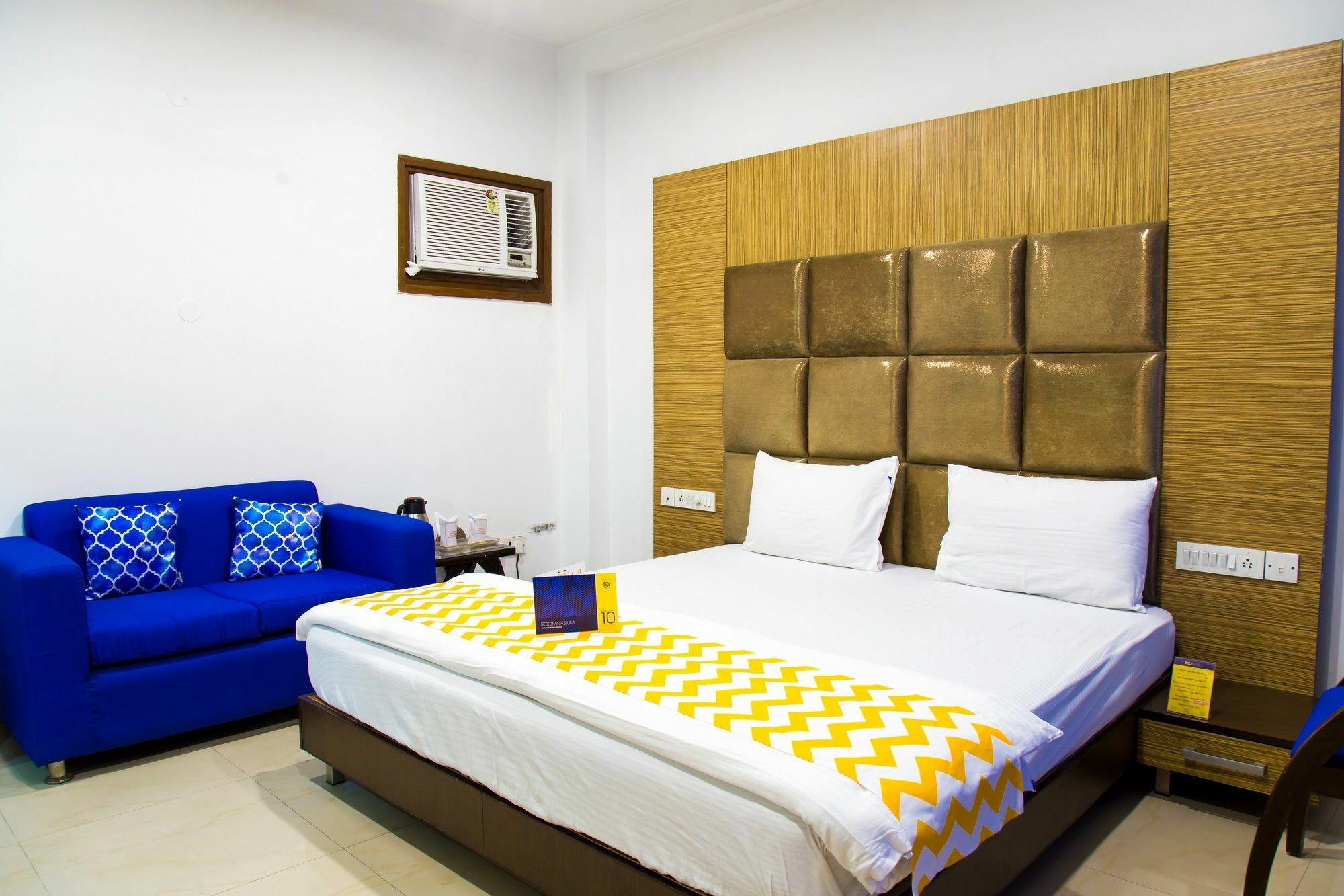 Fabhotel The Residency Dlf Galleria Gurgaon Esterno foto